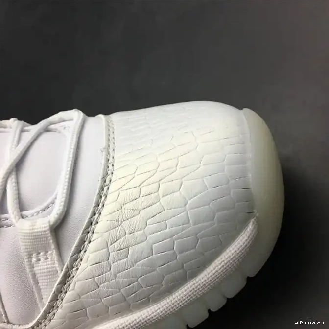 11 897331-100 Heiress Air Frost White Low Jordan 0623